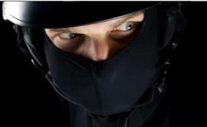 重慶一女子遭三人暴力搶車，催債公司電話道歉：認(rèn)錯人了