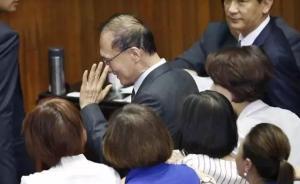 民进党引公愤，台当局行政机构负责人首次“施政报告”流产