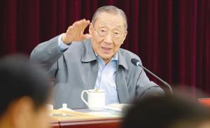 李岚清在山西太原作篆刻专题讲座，并为十所高校篆刻校训