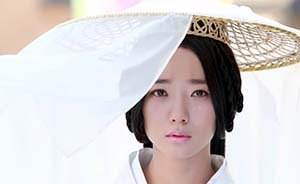 “內(nèi)地的電視劇管理比香港嚴，不能有野史、不能加個性”