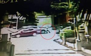 福州一90后小區(qū)門口駕豪車撞保安，態(tài)度惡劣稱“撞死才好”