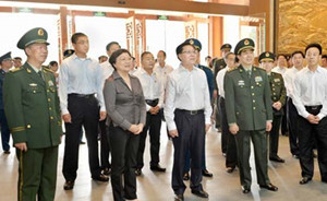 四川紀念鄧小平誕辰110周年，鄧卓棣參加