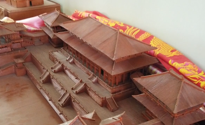 八旬老人23年做微縮長安城，零件十萬個