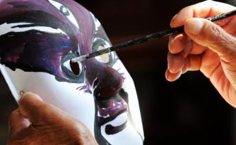 400年歷史蔡和臉譜，遂昌只剩一人會畫