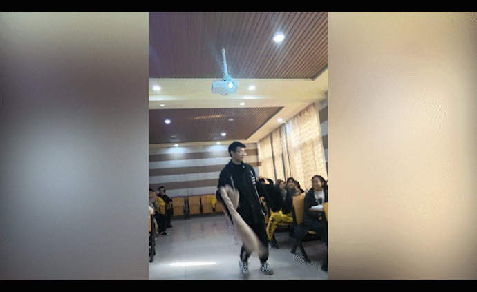 高校開扭秧歌課，男生：太考驗協(xié)調(diào)性了