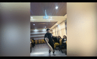 高校開扭秧歌課，男生：太考驗(yàn)協(xié)調(diào)性了