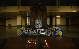 北京球迷悼念吉喆：最深沉的悲伤，都悄无声息