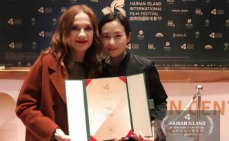 《第一次的离别》导演王丽娜，荣获第二届海南岛电影节最佳导演