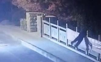 杭州一女孩夜晚翻橋面護欄落河，途經(jīng)小伙跳河營救兩人均遇難