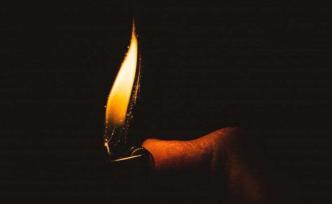 福建晋江一男子凌晨纵火烧民宅致3死2伤，称因与员工有矛盾