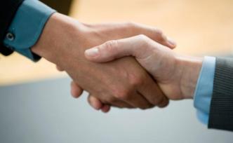 蒼南龍港人事聯(lián)動調(diào)整，鄭建忠：永遠(yuǎn)是打斷骨頭連著筋的兄弟