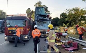 国务院港澳办发言人对香港新界严重交通事故表达慰问