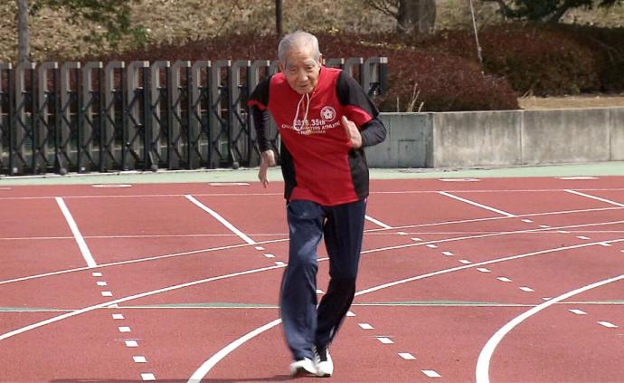 廣島原子彈幸存者，102歲的他傳遞奧運(yùn)圣火