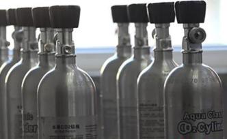 治道丨从一起非法经营笑气案看未成年人涉毒行为防治