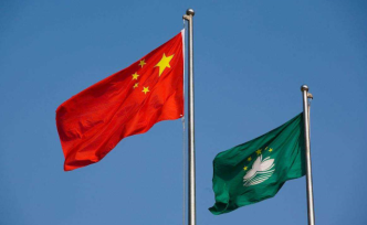 习近平会见崔世安
