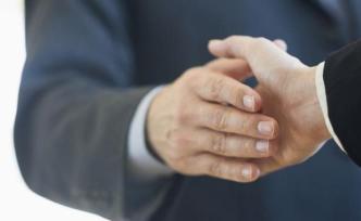 賈福寧任青島港集團黨委書記、董事長，李奉利不再擔任