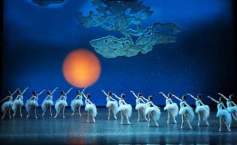 中央芭蕾舞團(tuán)來(lái)上海《過(guò)年》，展開(kāi)中國(guó)民俗風(fēng)情長(zhǎng)卷