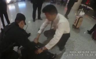 旅客高鐵站暈倒，120電話指導(dǎo)鐵警施救