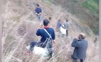 巧家縣一面包車墜入山谷，車上5人全遇難