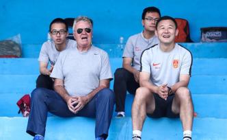 希丁克荷甲再就业，足协人士：他不会再给国奥提供帮助