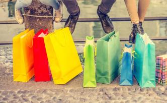 新華社：商場轉(zhuǎn)型、電商狂歡，未來消費者將在哪兒“買買買”