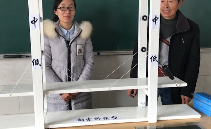 真的是園丁！校園老花匠協(xié)助老師制作教具