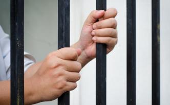 鄧州一司機及同車人員暴力阻撓執(zhí)法致兩輔警受傷，一人被刑拘