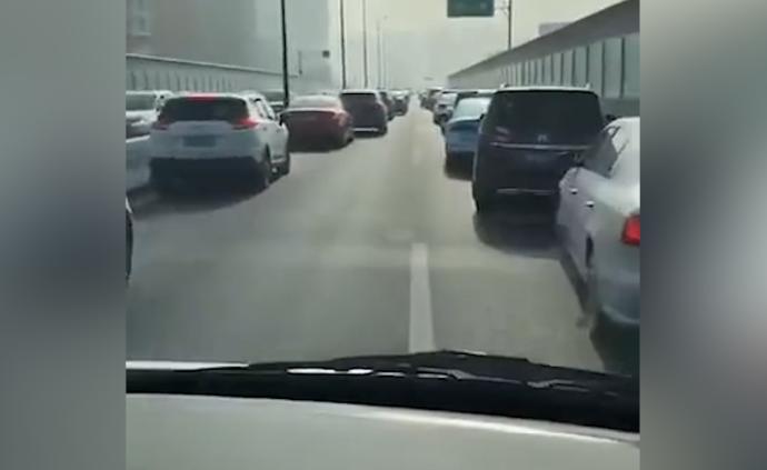 急救醫(yī)生體驗(yàn)現(xiàn)實(shí)版“45度讓路法”