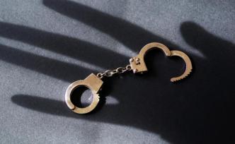 逼游客掏錢拒退還，大連黑導(dǎo)游被曝光三天后被處拘十天罰兩百