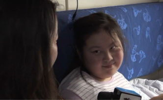 Z164丨壓歲錢上繳，女孩“蜜汁”對視媽媽