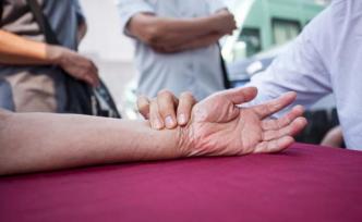 中國(guó)去年新增備案中醫(yī)診所六千多個(gè)，啟動(dòng)中西醫(yī)結(jié)合防治癌癥