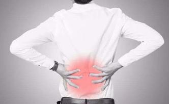 小伙打了个喷嚏就要开刀，腰不好别打喷嚏？