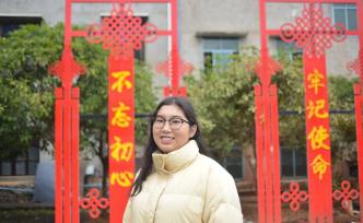 湖南90后扶贫女副镇长：工作忙碌回家少，孩子眼生不让睡床