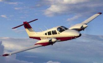 一架航校教練機(jī)在湖北長(zhǎng)陽(yáng)墜毀，機(jī)上三人遇難