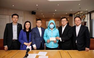 香港李伯羅伯家屬今日收到210萬善款，感謝所有熱心人