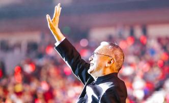 柳傳志給聯(lián)想提三點(diǎn)建議：中國永遠(yuǎn)是大本營，要把大本營守好