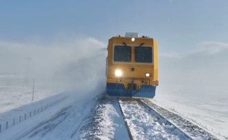 新春走基層丨值班員零下21度掃雪保列車安全