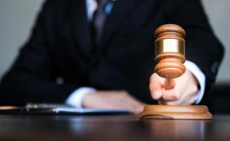 男子受雇打包氣瓶被判非法買賣槍支，二審發(fā)回重審：事實不清