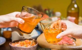 春節(jié)將至，大口吃肉大口喝酒需警惕急性胰腺炎