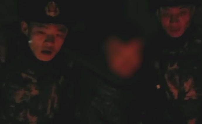 武警夜抵伽师震中，抢修道路疏散群众