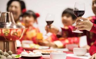 圍爐夜話(huà) | 生不生孩子，兩代人可能得聊上三頓年夜飯