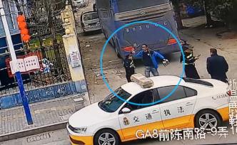 非法組客被查，司機(jī)襲擊執(zhí)法人員砸執(zhí)法車