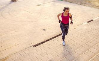 爬樓梯真的能減肥嗎？要將減肥效果最大化，還應(yīng)該怎么做呢？