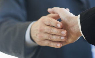 王滬寧看望文化教育界知名人士和科技專家