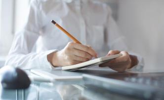 杭州一教育專家?guī)?歲小外孫，主動請女兒列“長輩注意事項”