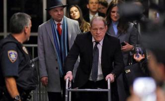 韦恩斯坦性侵案正式庭审，受害者当面指控