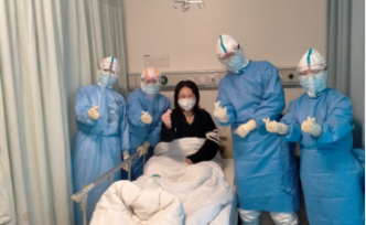 北大人民醫(yī)院支隊(duì)：治愈出院一人，口罩擋不住“笑容”