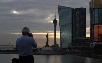 澳門決定暫停博彩業(yè)及相關(guān)娛樂行業(yè)半個(gè)月