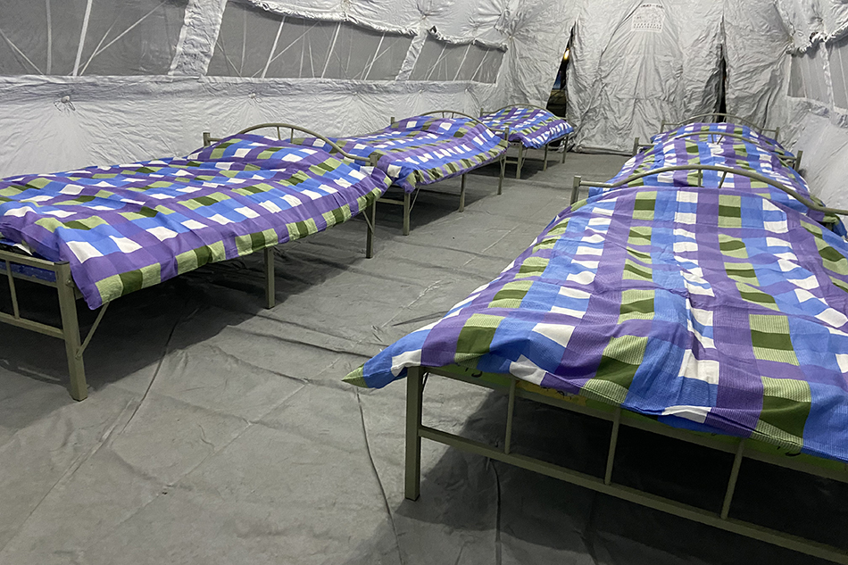 用于篩查和臨時(shí)收治病人的帳篷