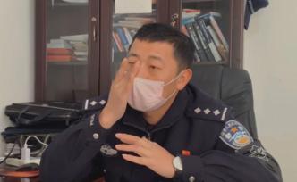 民警強忍母親去世悲痛堅守抗疫一線，下葬當(dāng)天趕回家磕頭送行